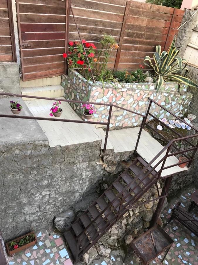 Hotel Gostevoy Dom Samir Gagra Exterior foto