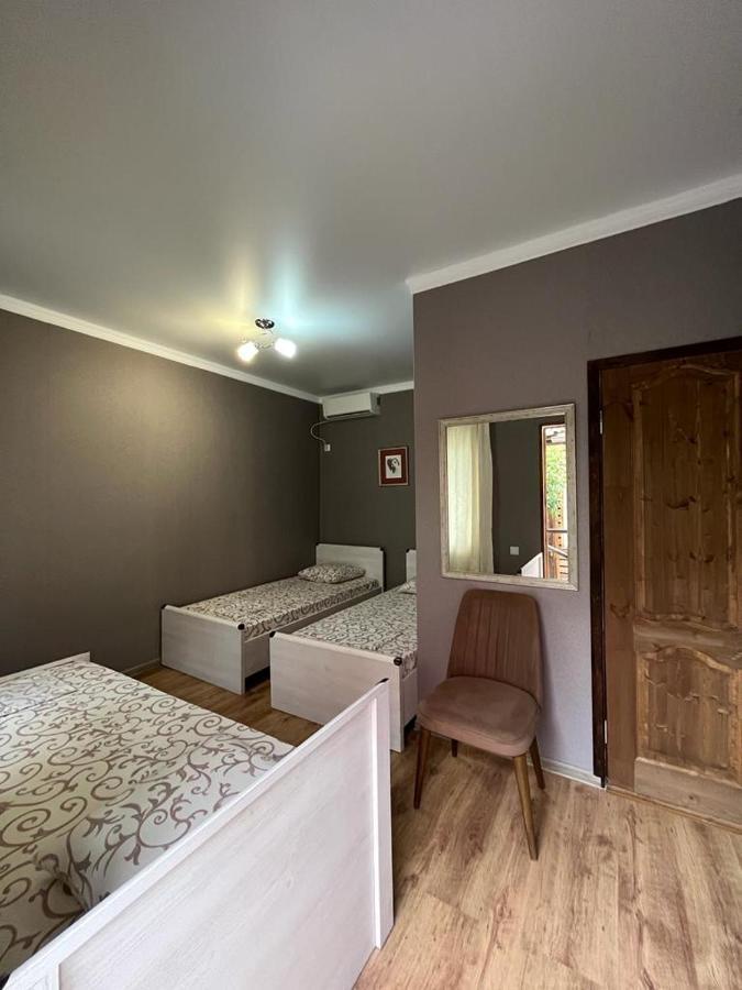 Hotel Gostevoy Dom Samir Gagra Exterior foto